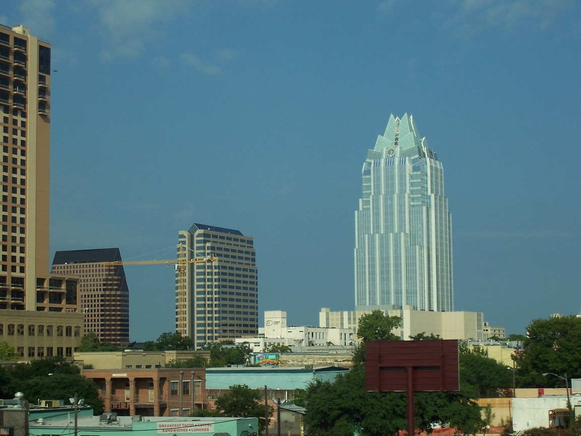 We provide current apartment rates on many listing pages. Austin, TX : Downtown: The Light blue building on the