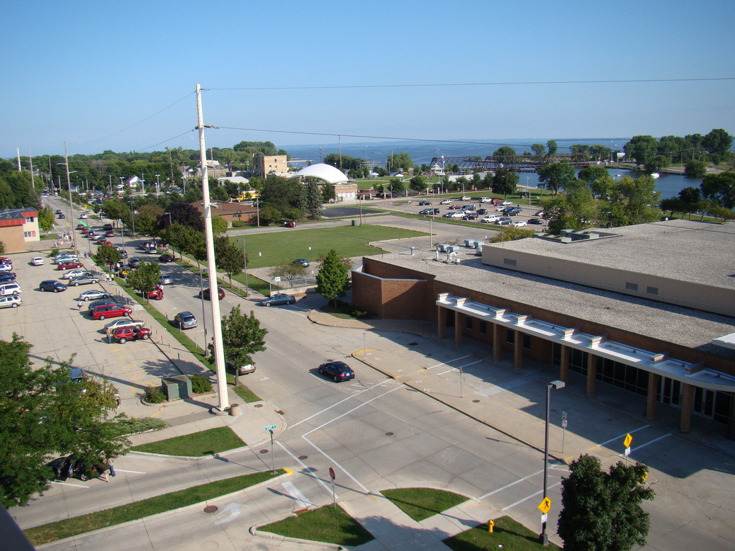 Oshkosh, WI : Leach Amphitheater and Oshkosh Convention ...