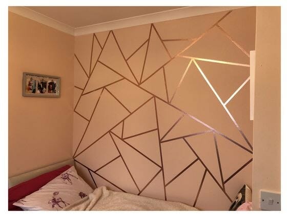 Cat dinding motif garis abstrak sudah cukup lama menjadi tren interior desain. 6 Motif Cat Kamar Unik Dan Teknik Pengecatan Kekinian Pinhome