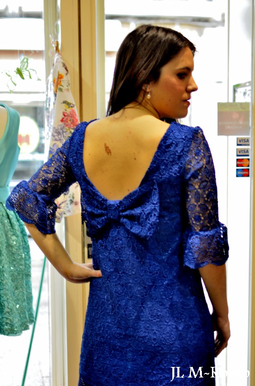 outfit vestido azul electrico Gran venta - OFF 61%