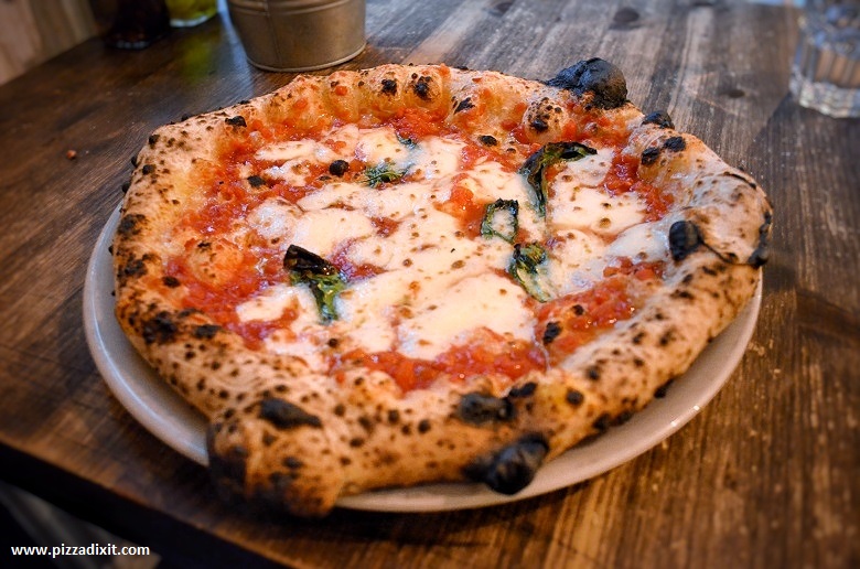 Zola, Kreuzberg: La Pizzeria Napoletana Che Attira I Giovani Di Berlino - Pizza Dixit 516_x_780_jpg