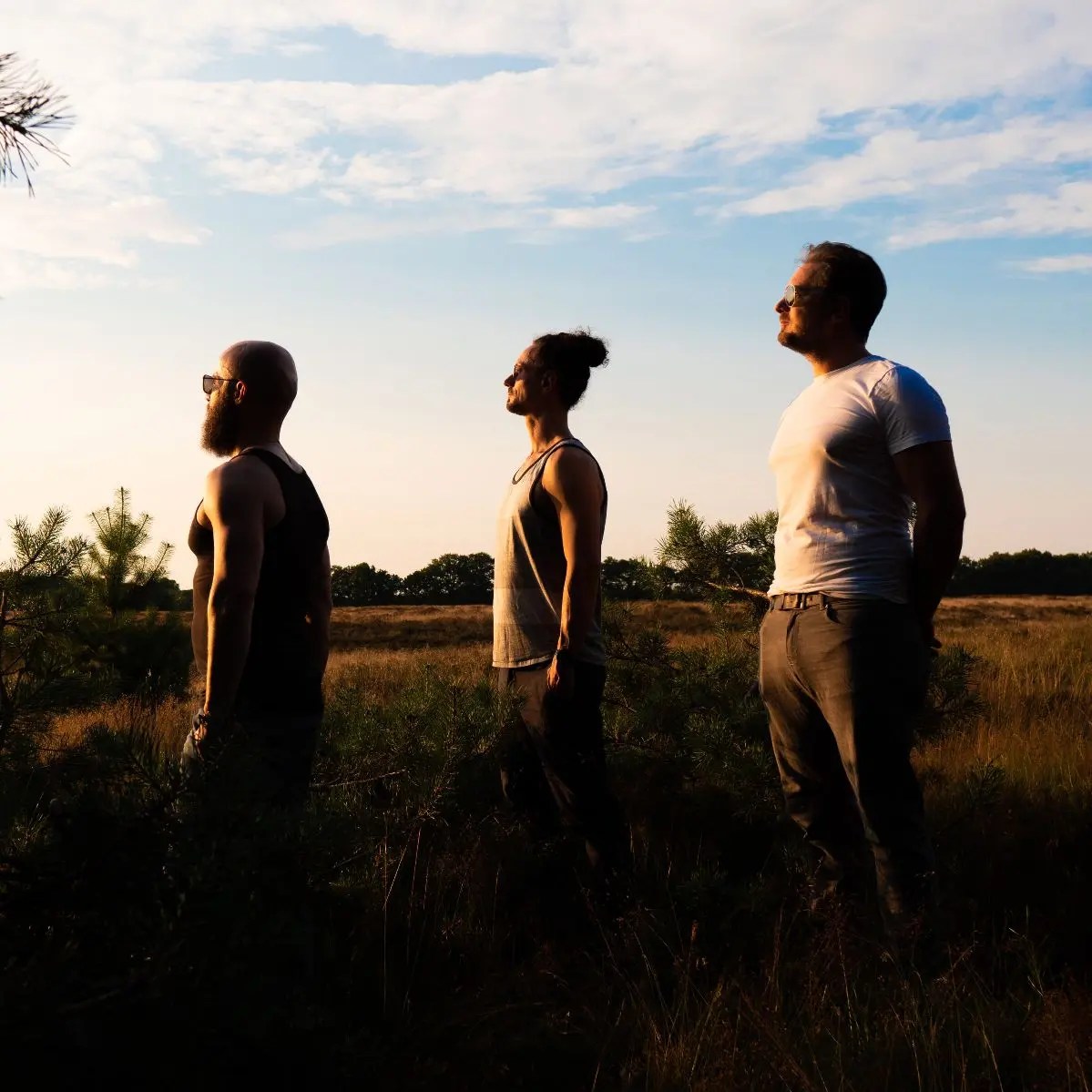 OUR OCEANS: DIVULGAM CLIPE DO NOVO SINGLE “LEAVE ME BE” — NOVO ÁLBUM RIGHT HERE, RIGHT NOW CHEGA EM 24 DE OUTUBRO VIA LONG BRANCH RECORDS.