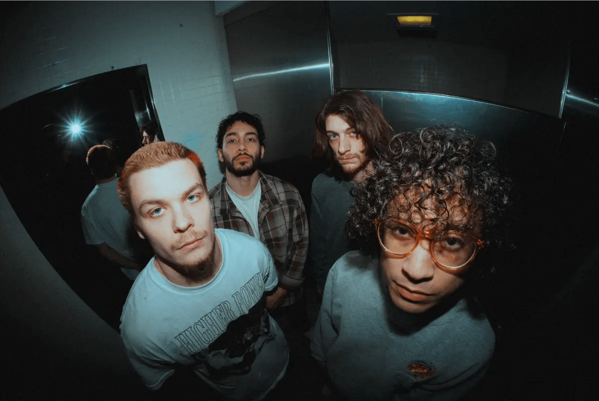 ⚡ ¡Flatwounds: estrena hoy su EP Chain Of Command por Blue Grape Music!