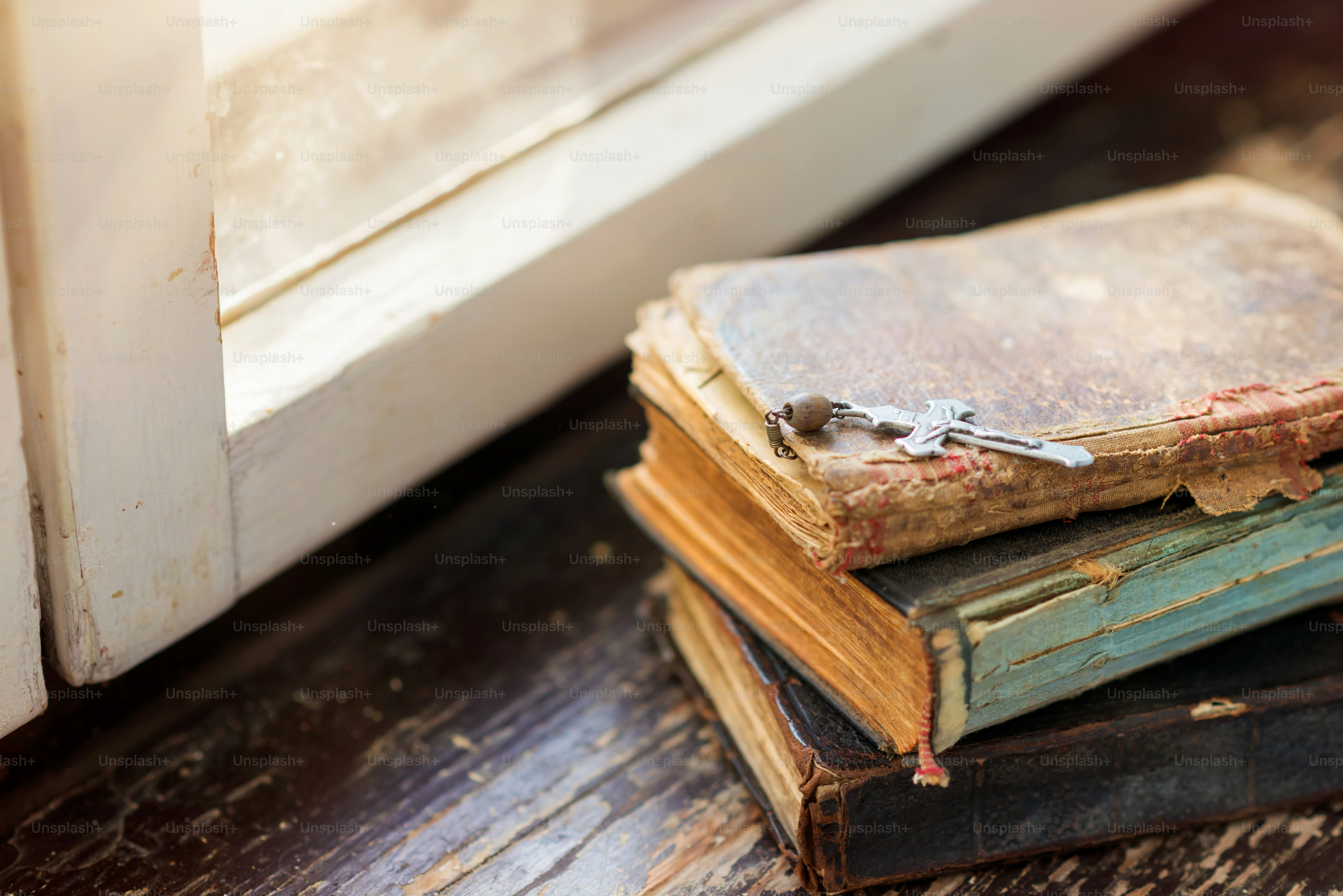 10 Literary Devices Found in Early American Literature
