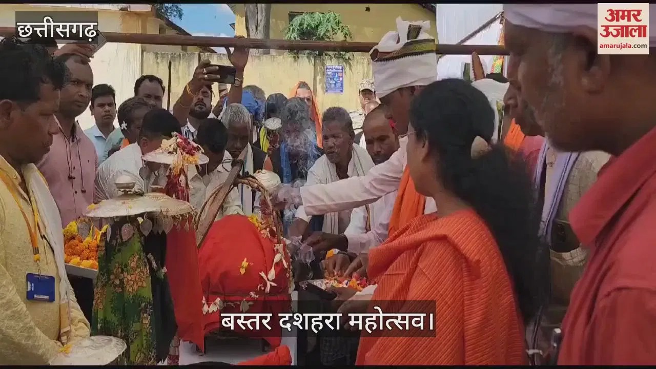 सीजी- VIDEO : Kondagaon: बस्तर दशहरा महोत्सव के लिए रवाना हुई भव्य परंपरागत टोली, विधायक ने दी विदाई – INA