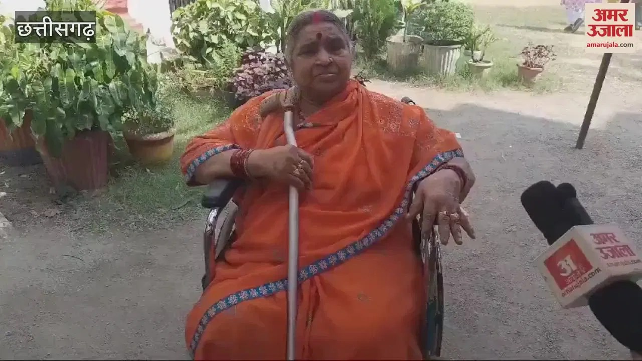 सीजी- VIDEO : छत्तीगढ़ में उपचुनाव के लिए वोटिंग, मतदान केंद्रों पर पहुंच रहे लोग – INA