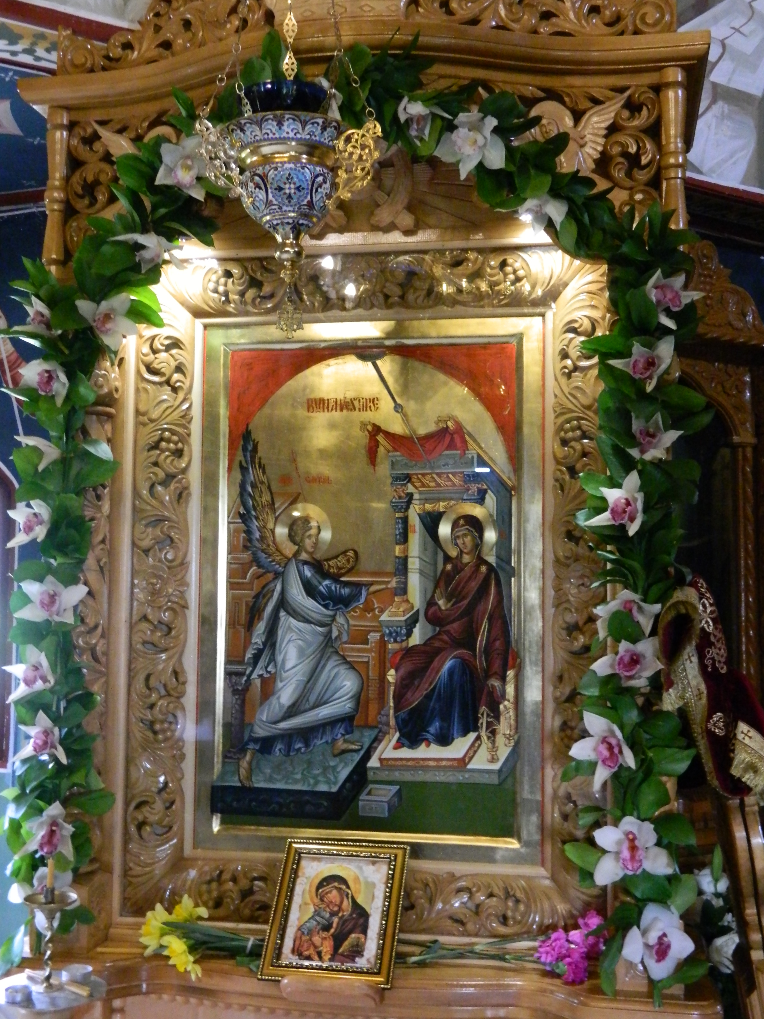 La Hram De Buna Vestire Potecile Mele