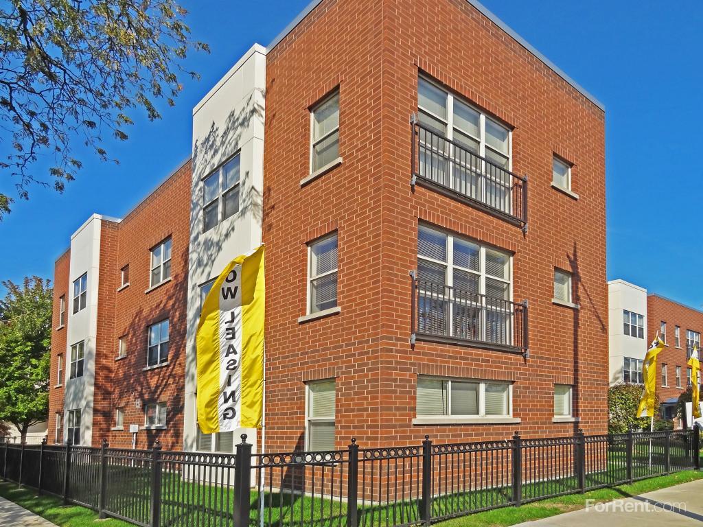 Hoa fees are common within condos and some single … Roosevelt Square Apartments, Chicago IL - Walk Score