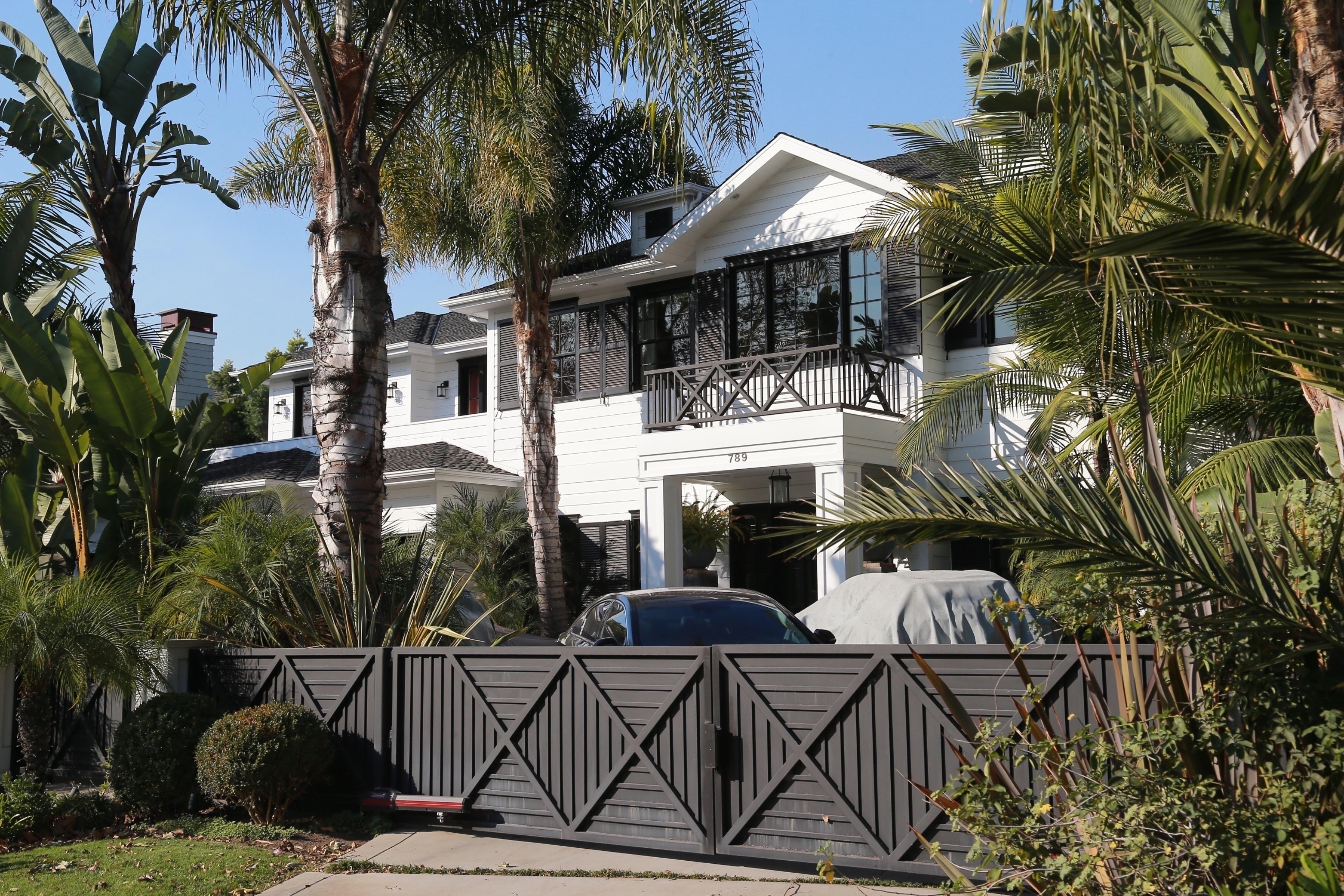 Photos - Johnny Hallyday : sa villa dans le quartier de Pacific Palisades à  Los Angeles - Gala