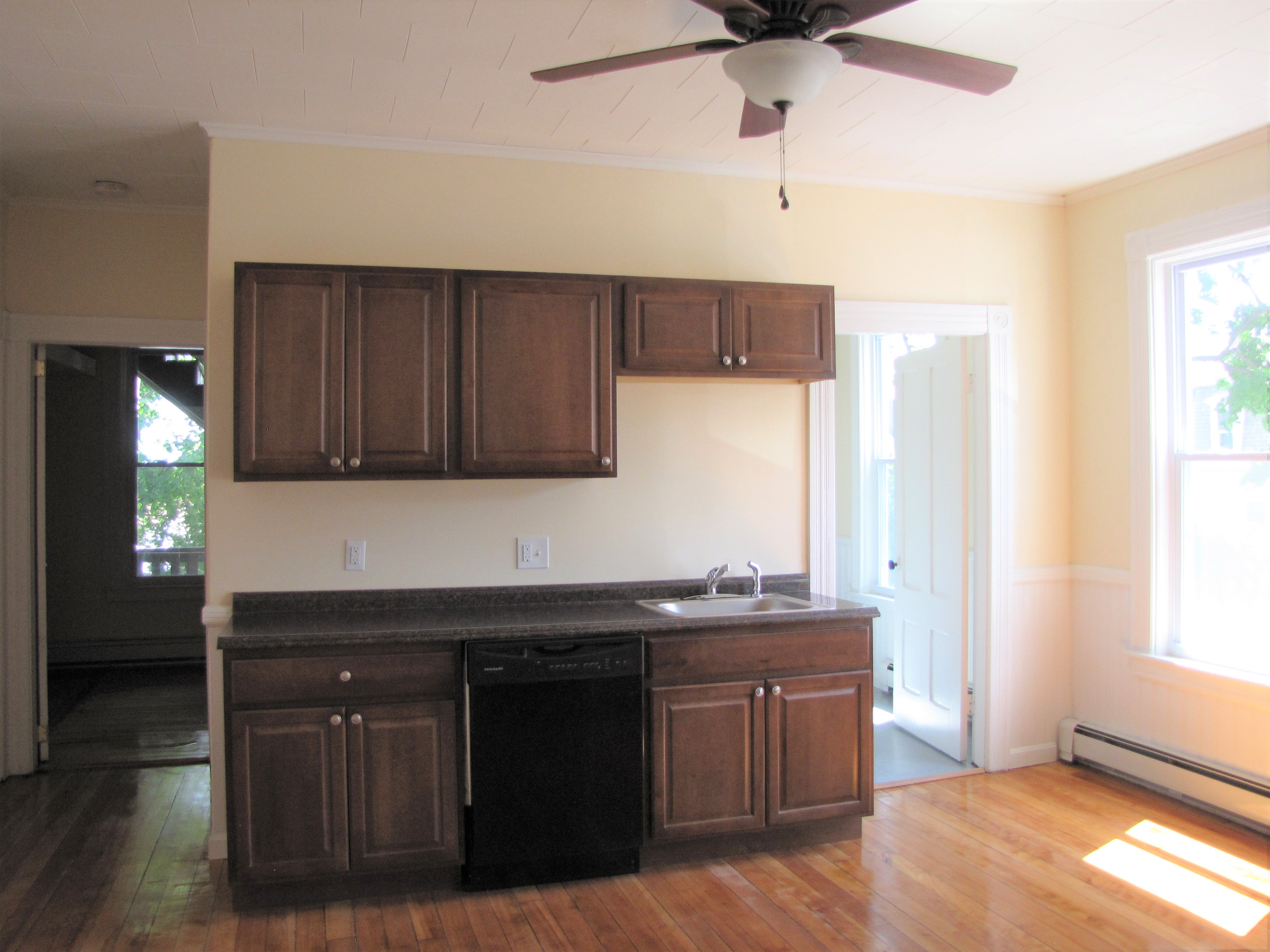 913 Main St, Worcester, MA 01610 Premier Properties of Massachusetts