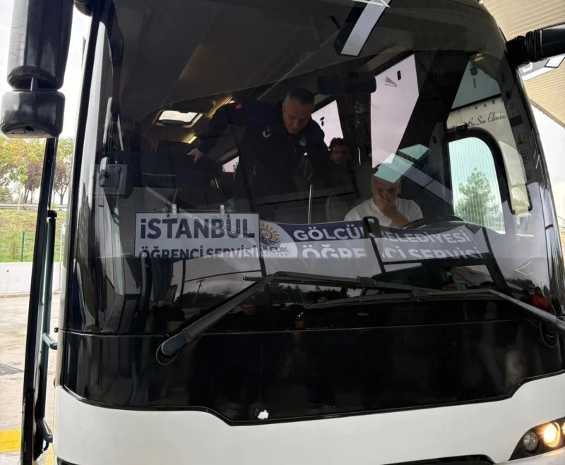 Üniversitelilere ücretsiz ulaşım hizmeti sürüyor