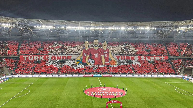 Kocaeli Stadında Hodri Meydan Koreografisi!