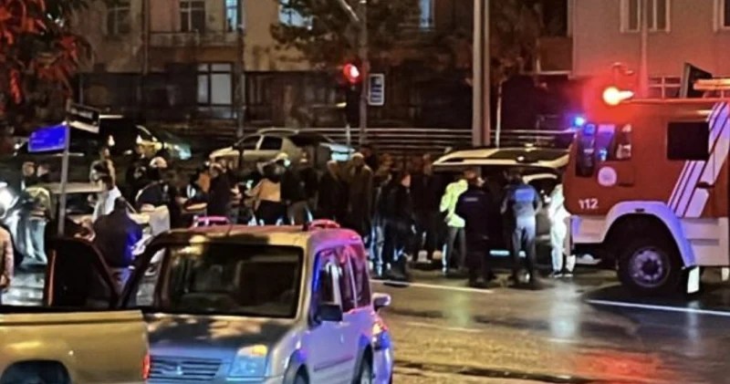 D130 Karayolu’nda iki araç çarpıştı, 7 kişi yaralandı!
