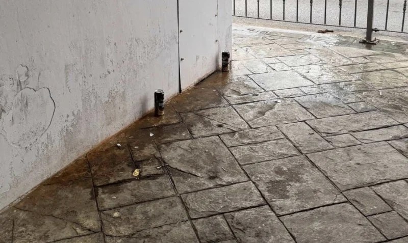İzmit Halkevi Asansörü Pislik İçinde!