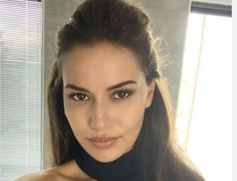 Fahriye Evcen, Saat Reklamından Büyük Kazanç!