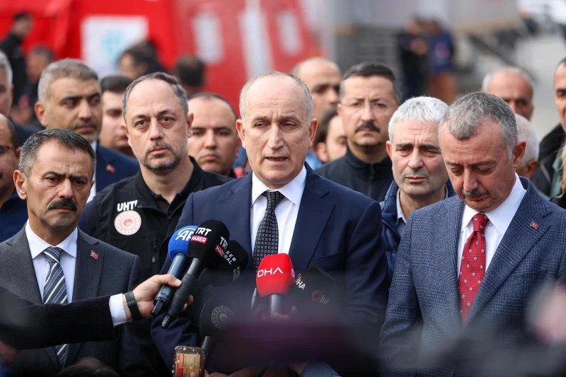 Gebze’de 7 Katlı Apartman Çöktü!