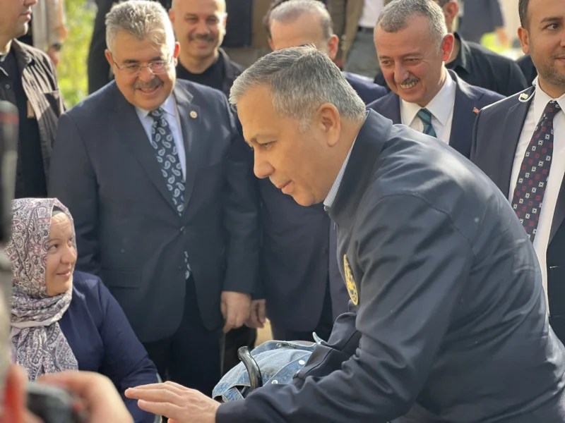 İçişleri Bakanı Yerlikaya Kocaeli’de Yoğun İlgiyle Karşılandı!