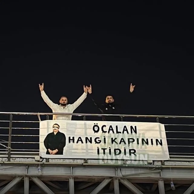 Sakarya’da Köprü Üzerine Pankart Asıldı!