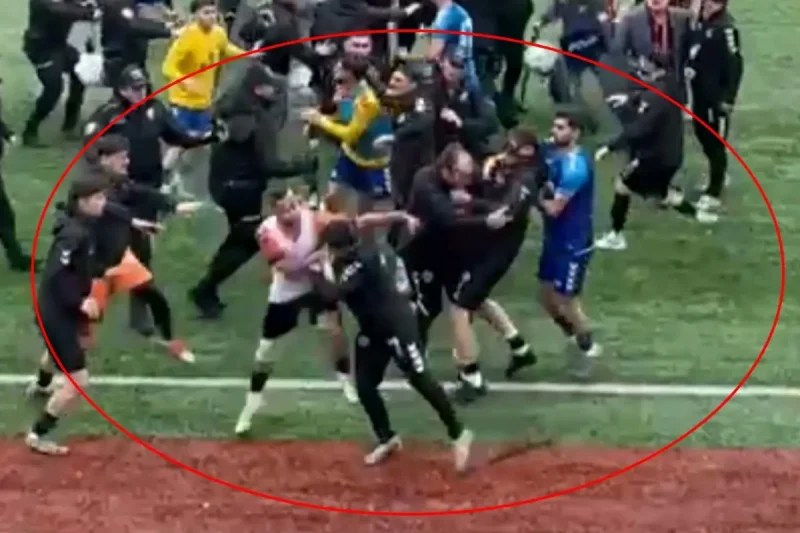 Artvin’de Murgul Belediyespor Maçı Skandalla Sonlandı!