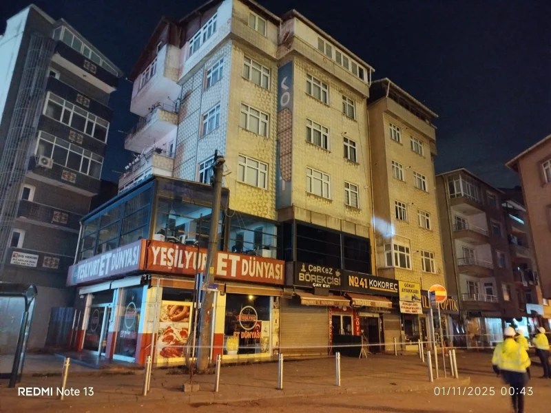 Gebze’de Çöken Bina Sonrası Tahliye!