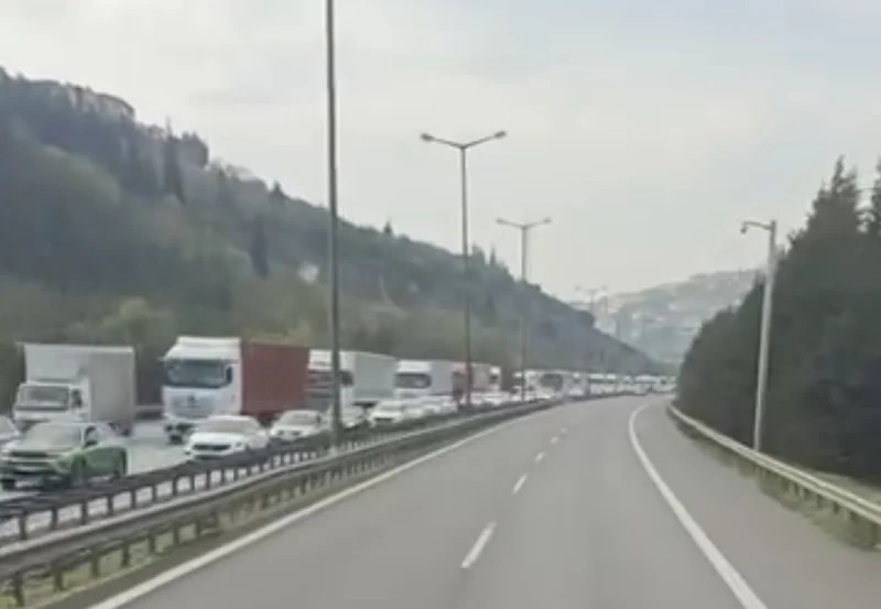 Gültepe’de Yol Çalışması Trafiği Felç Etti!