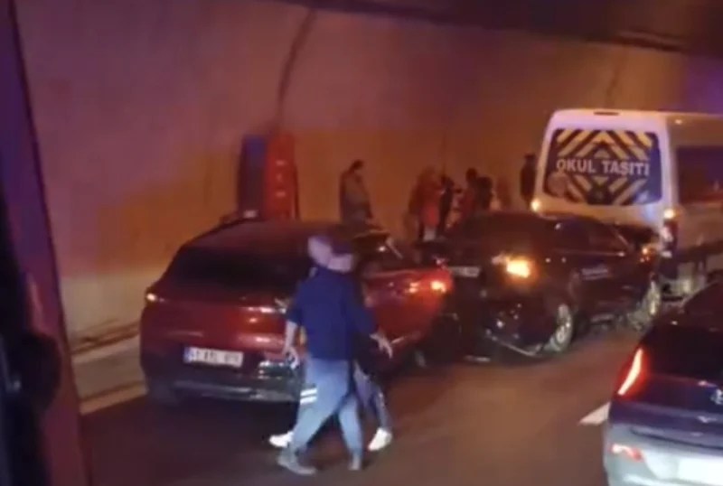 Körfez’de TEM Otoyolu’nda Zincirleme Kaza!