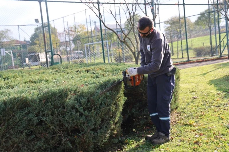 Kartepe’de Park ve Bahçelerde Yoğun Çalışma!