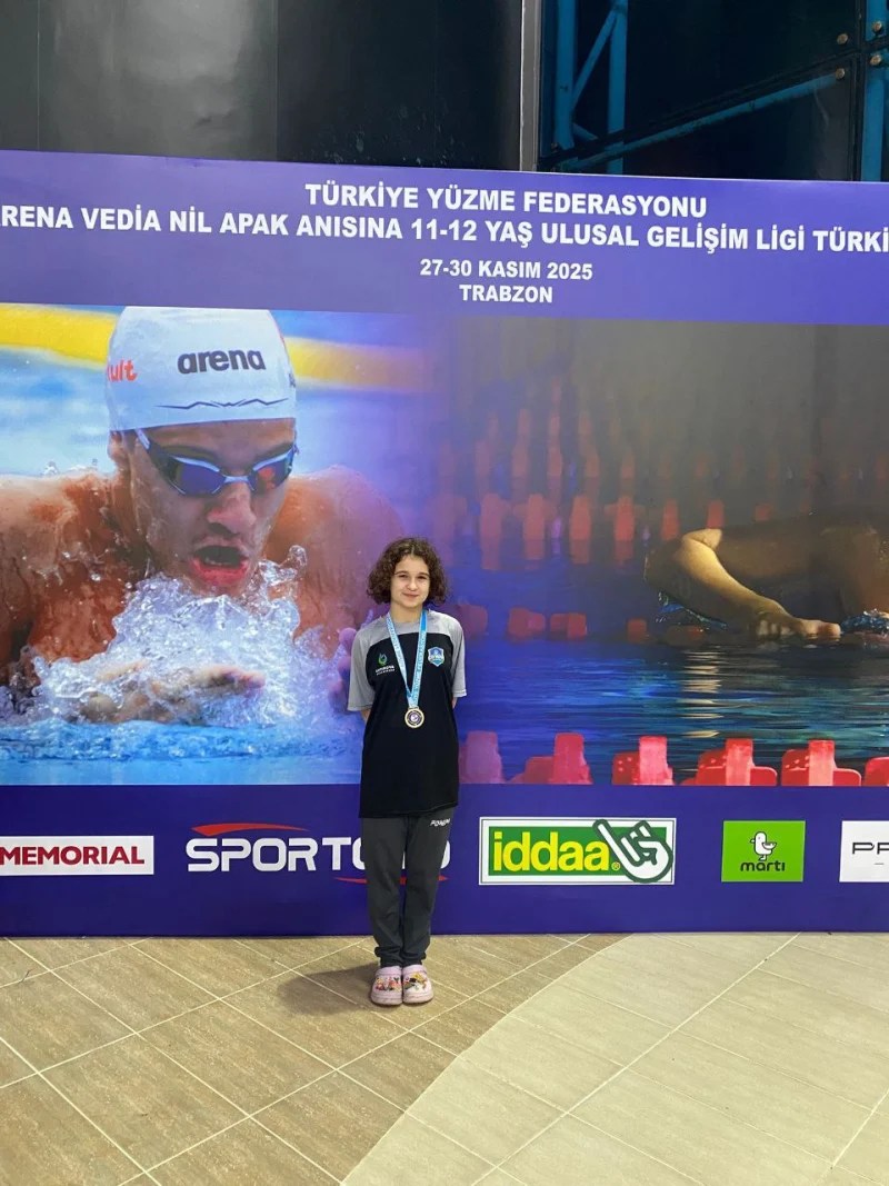 Çayırovalı yüzücüden Trabzon’da 4 madalya!