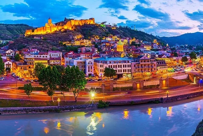 Gürcistan’dan Türkiye’ye yeni giriş şartı!