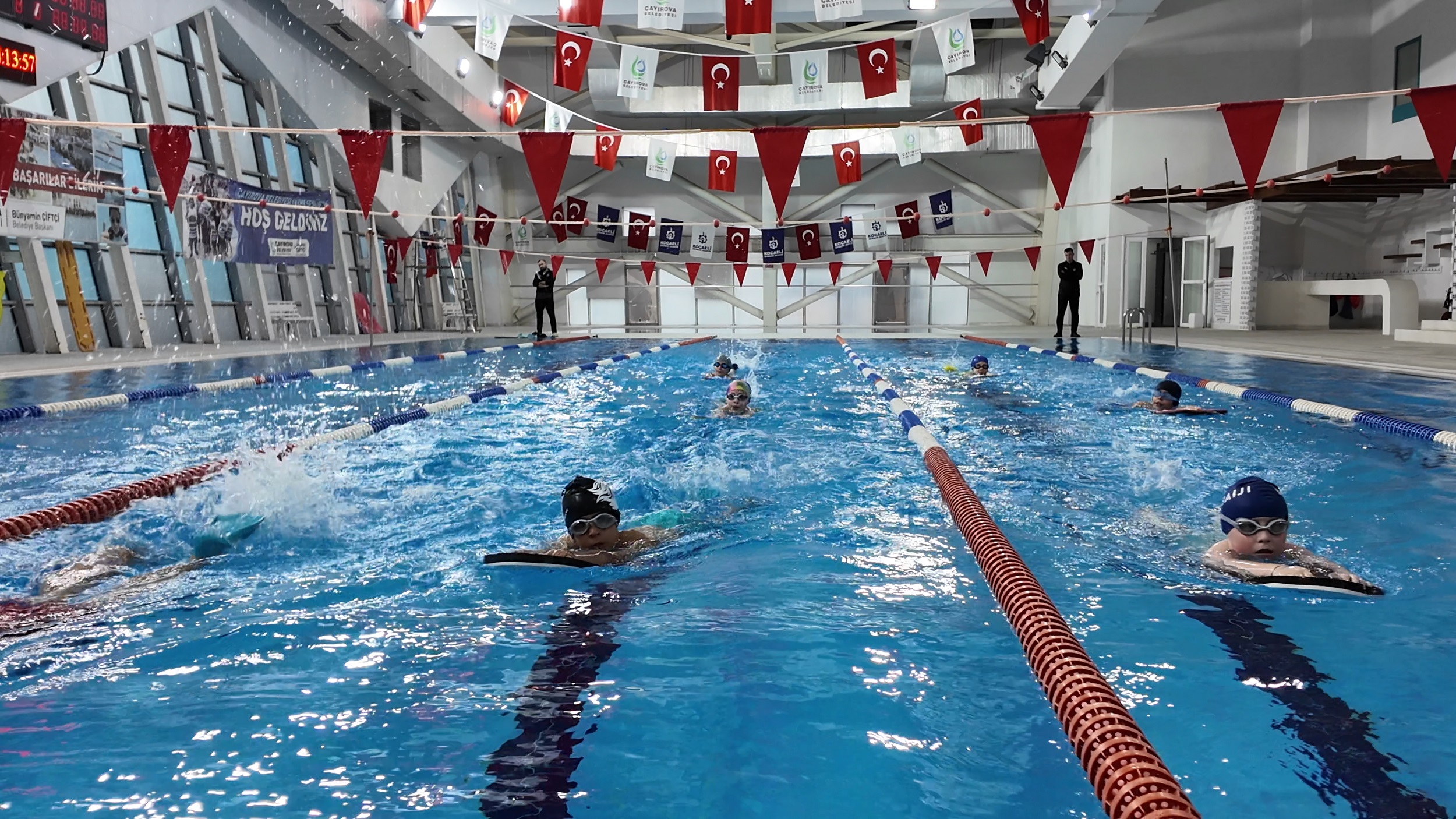 Çayırova’da havuz 20 bin kişiye hizmet verdi