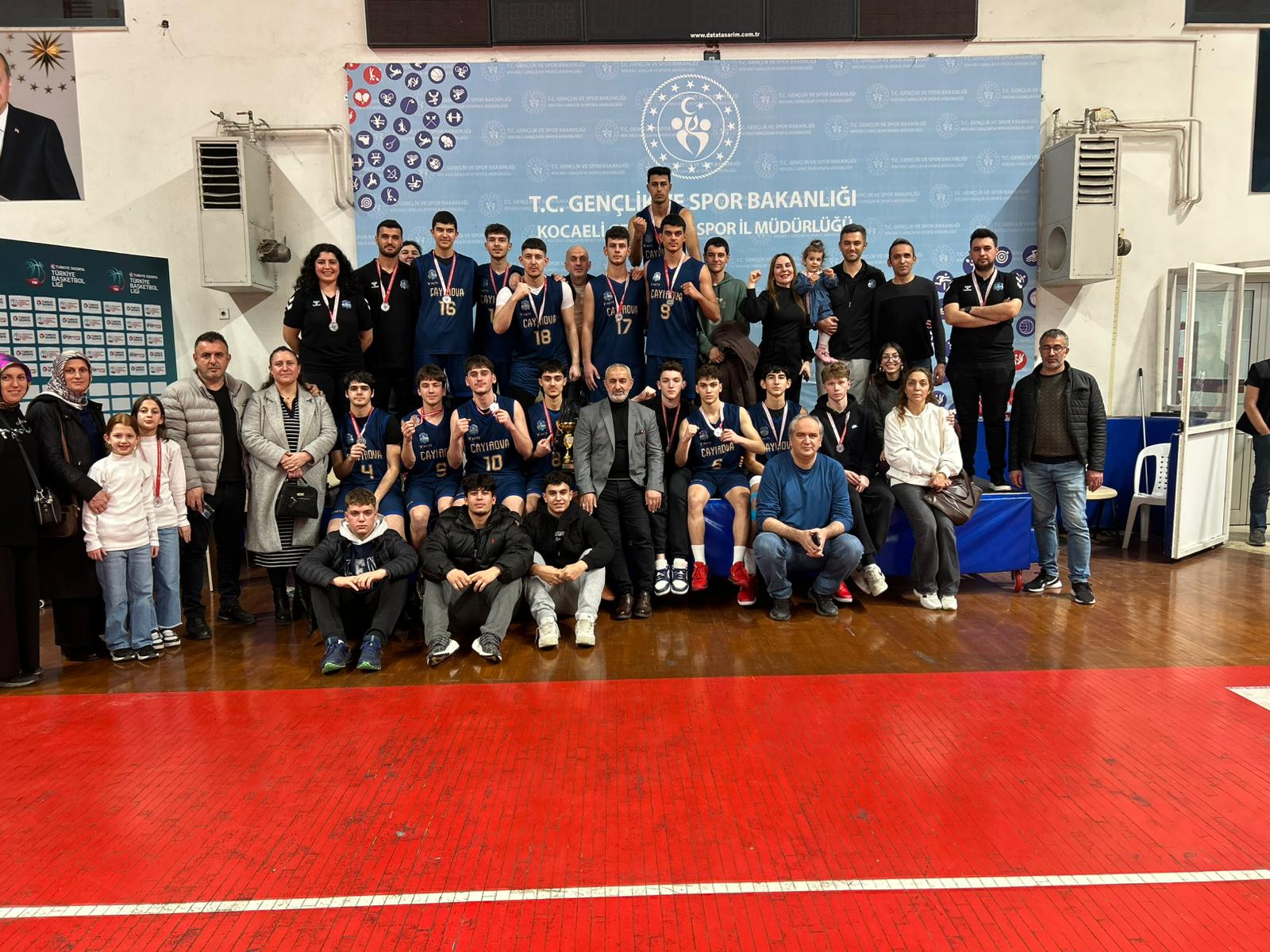 Çayırova’da genç basketbolcuların başarısı!