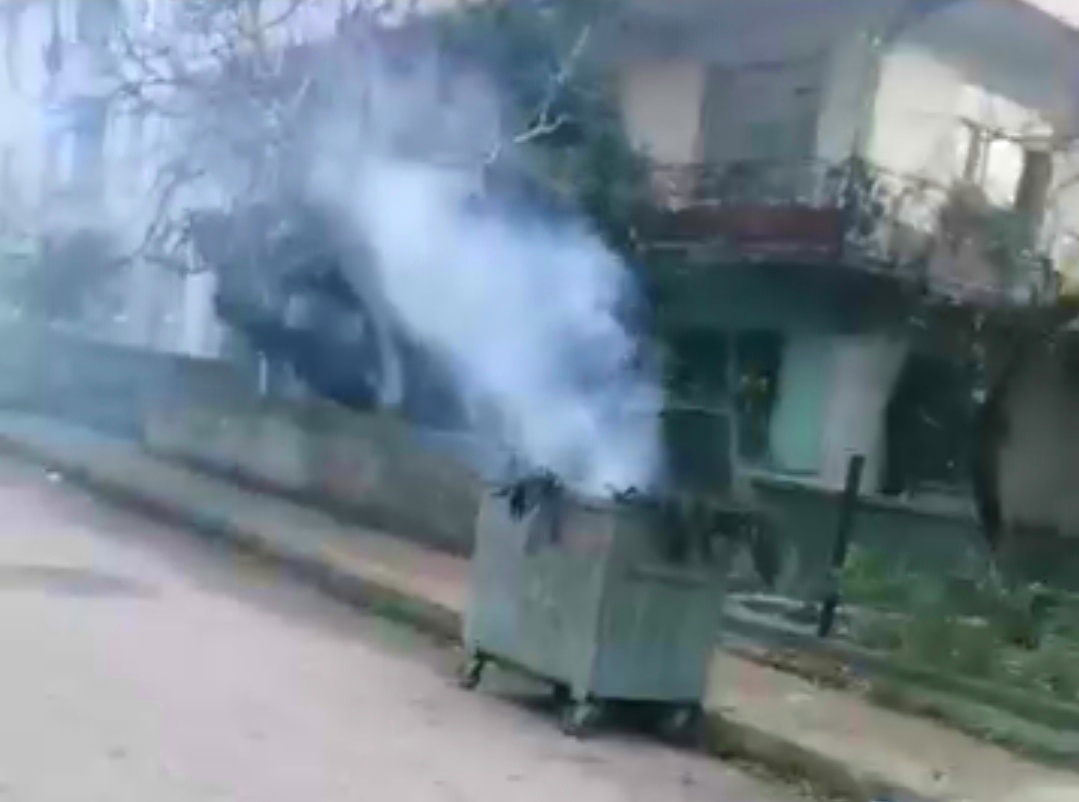 İzmit Harmantarla’da çöp konteynerleri yakılıyor!