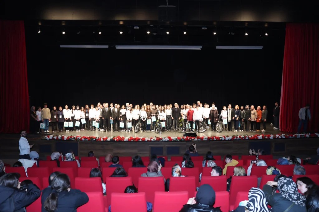 Gölcük Belediyespor Voleybolda Şampiyonluk Serisini Sürdürdü!