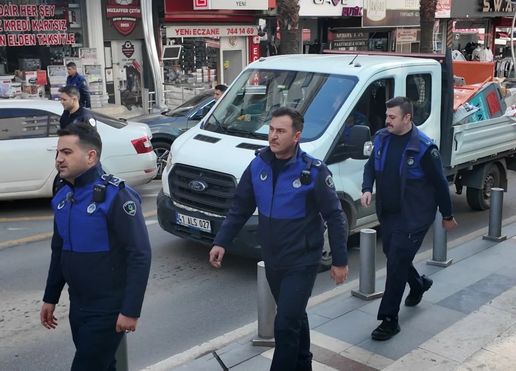 Çayırova’da zabıta ekipleri cadde denetimi yaptı