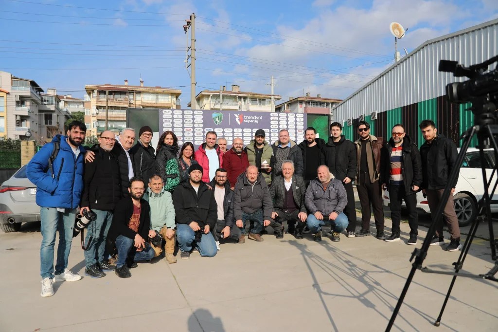 Selçuk İnan’a antrenmanda sürpriz kutlama