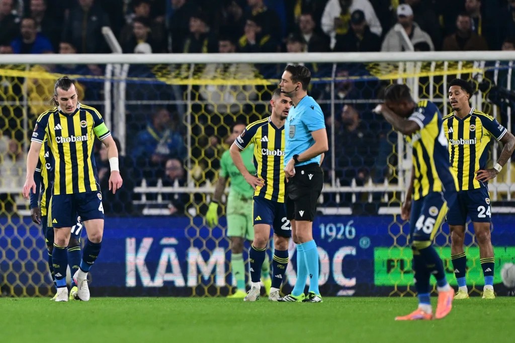 Fenerbahçe, Nottingham Forest’a 3-0 Mağlup Oldu