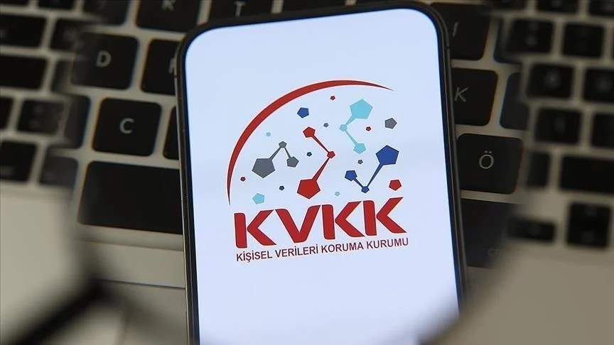 KVKK’dan sosyal medya platformlarına çocuk incelemesi