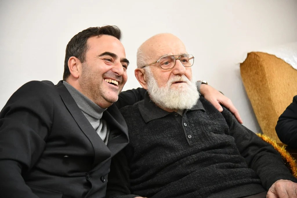 Başkan Özlü’den AK Parti emektarlarına anlamlı ziyaret