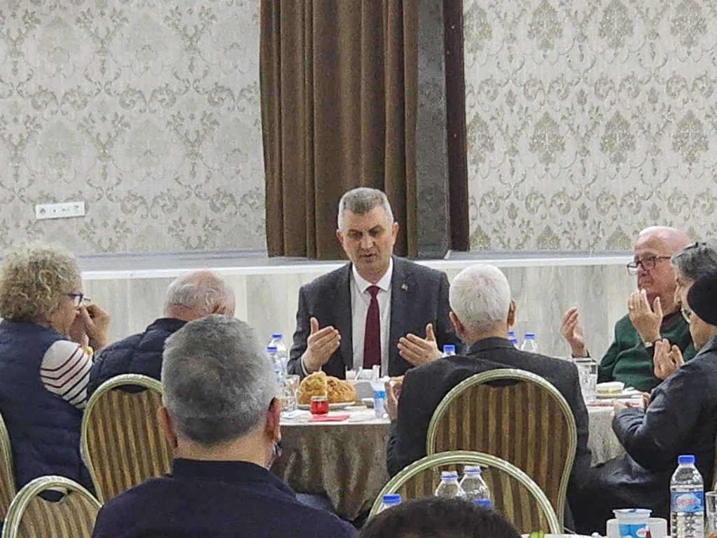 Gölcük’te Başkan Sezer’den Şehit ve Gazi Ailelerine İftar