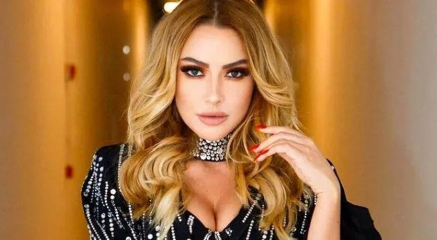 Hadise UNICEF’le yollarını ayırdı