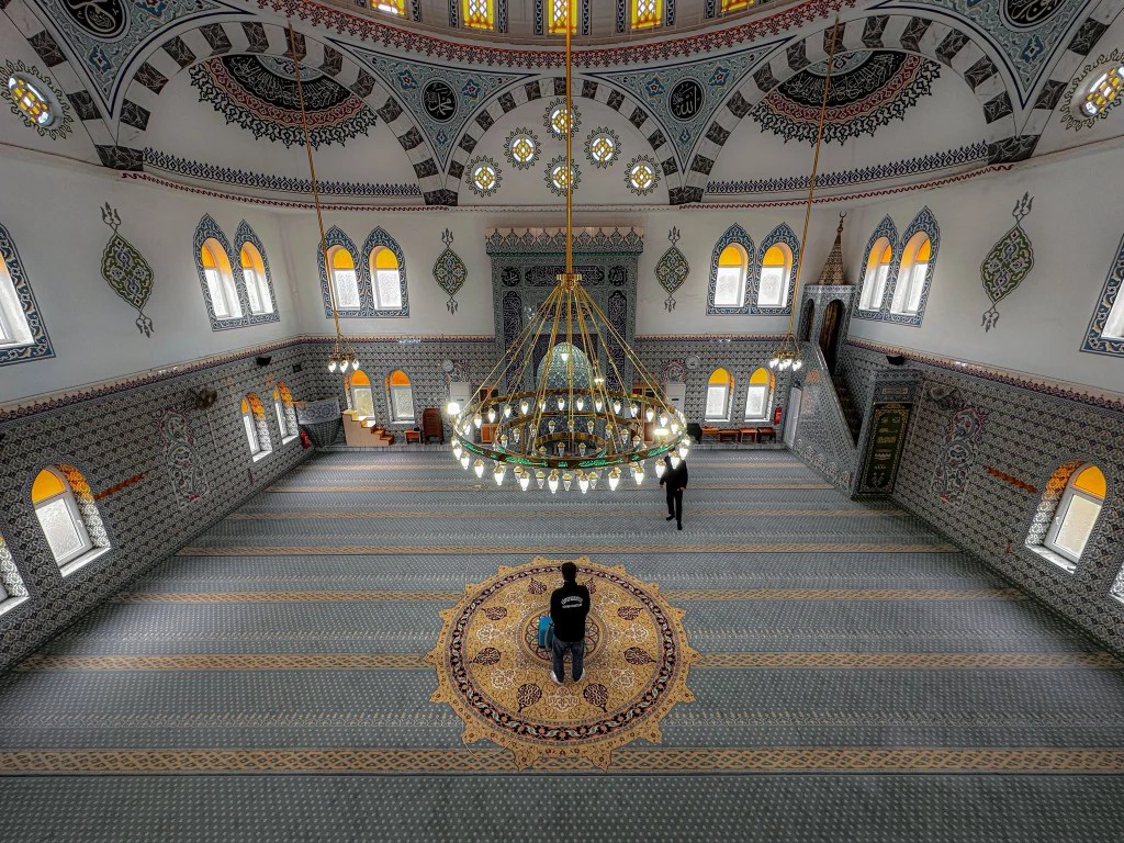 Camiler Ramazan’a hazır hale getiriliyor