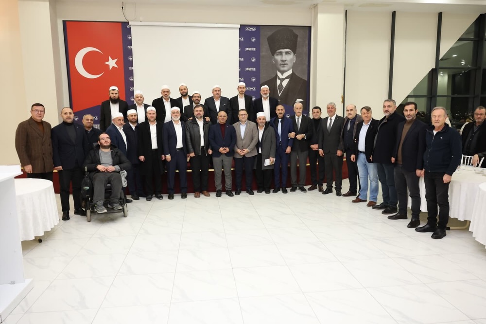 Derince’de deprem şehitleri anıldı