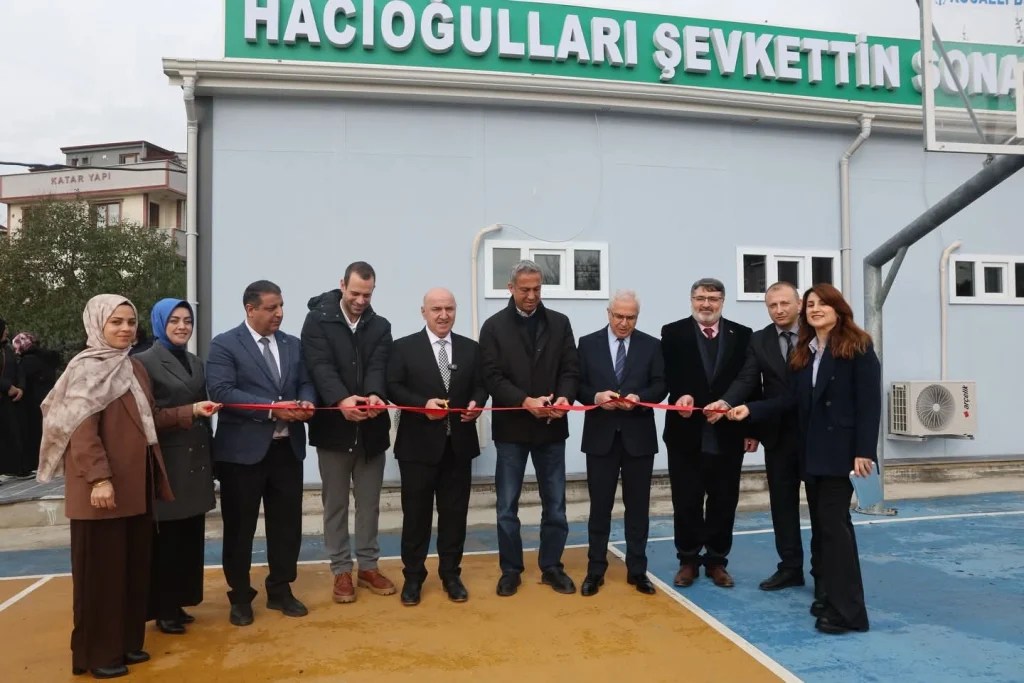Darıca’da özel eğitim okuluna yeni spor salonu