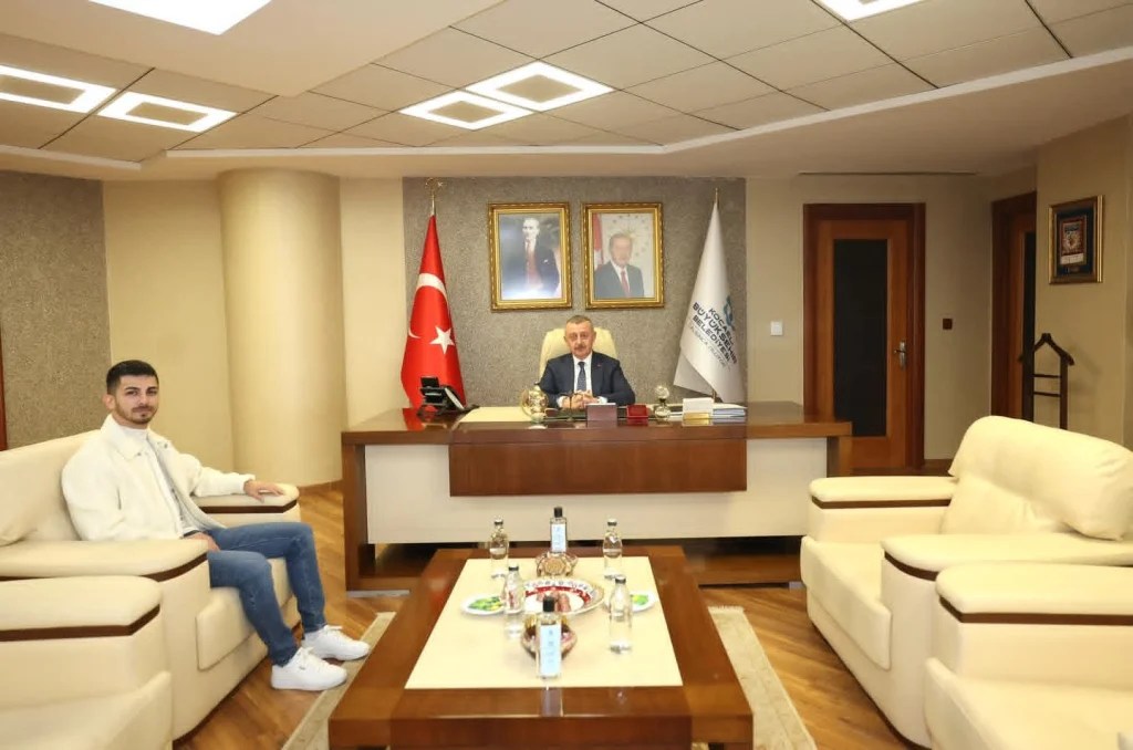 Başkan Büyükakın’dan Eray Şamdan’a veda ziyareti