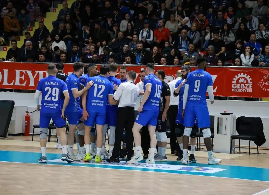 Gebze Voleybol Takımı Sahasında Mağlup Oldu