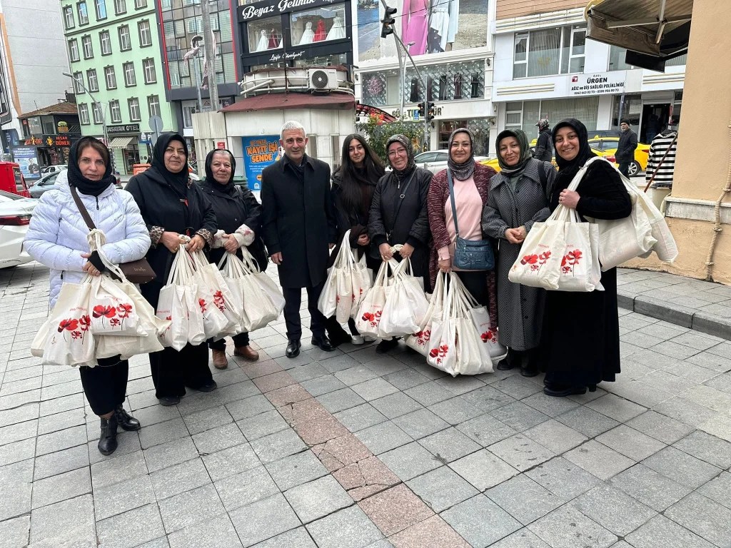 AK Parti Gebze Kadın Kolları Ramazan’da sahada