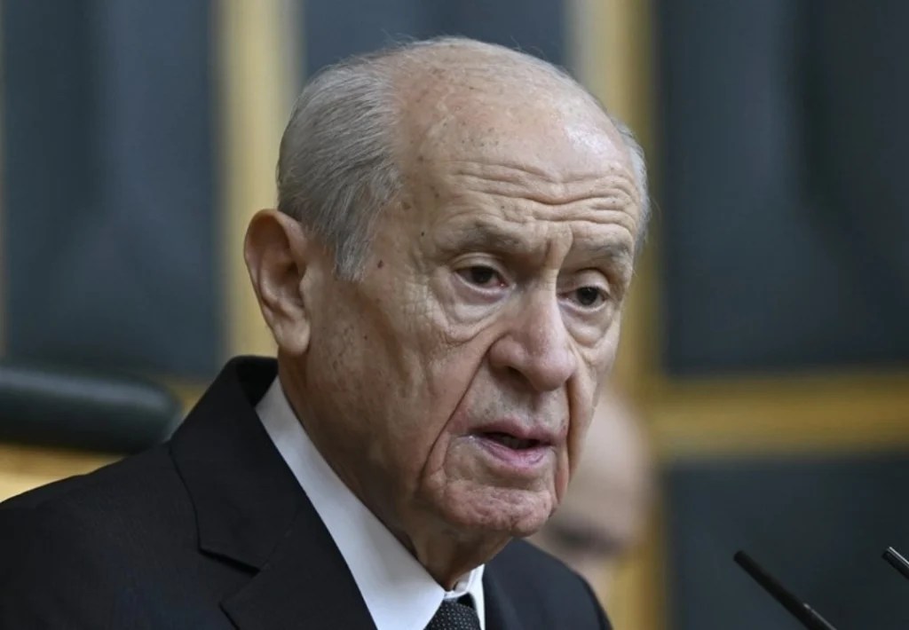 Bahçeli’den CHP’nin kürsü eylemine sert tepki