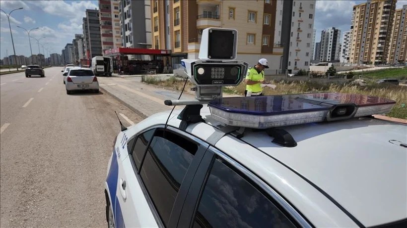 Radarı görünce yavaşlama devri bitti: Yeni sistem nasıl işliyor?