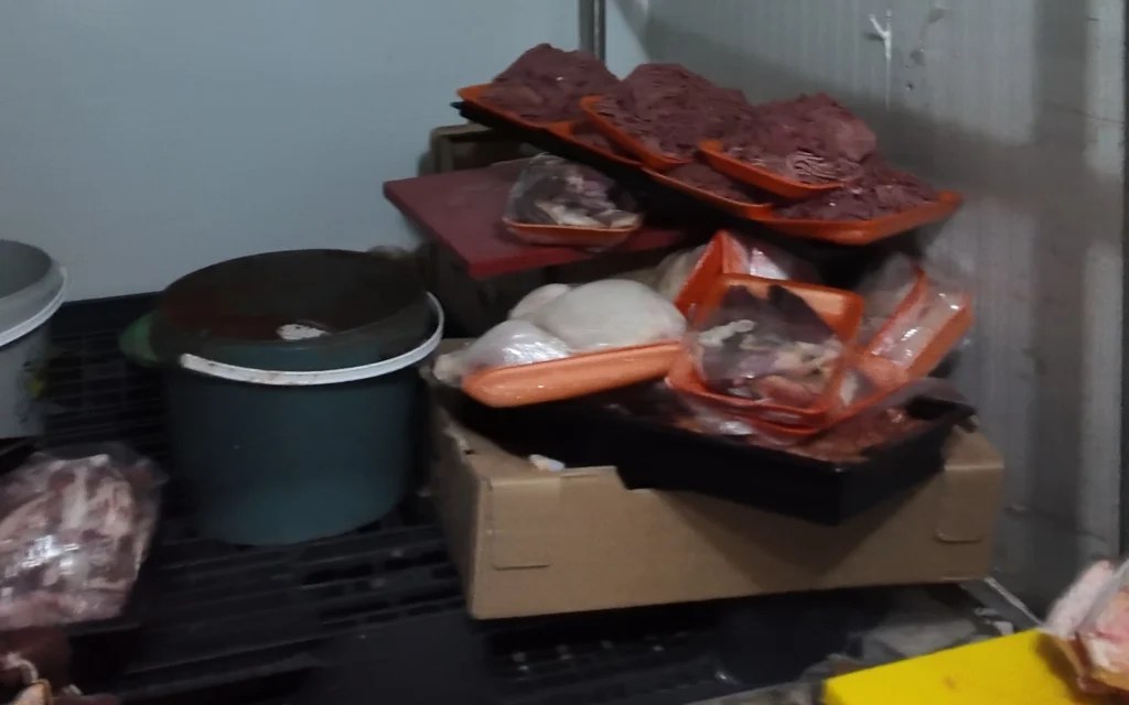 Çayırova’da halk sağlığını tehdit eden kasap mühürlendi!
