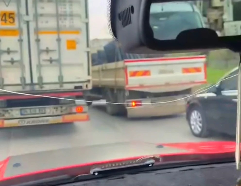 Pelitli Sanayi Yolu’nda trafik yoğunluğu sürücüleri canından bezdirdi